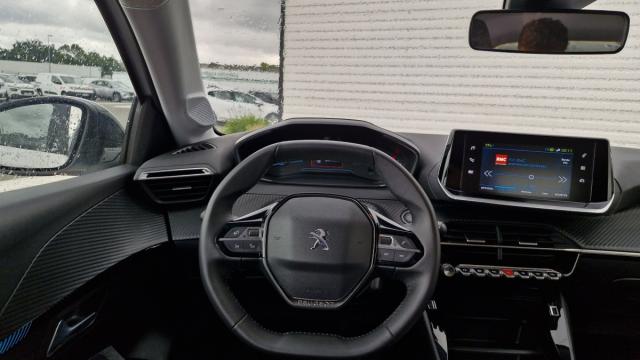 Peugeot 208 image 5