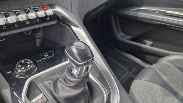 Peugeot 5008 image 3