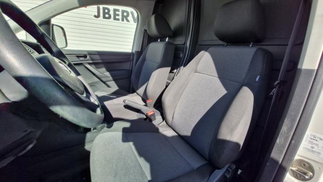Volkswagen Caddy Van image 6