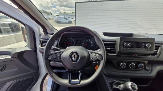Renault Trafic image 2