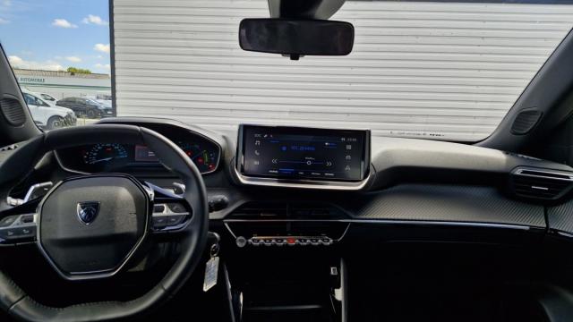 Peugeot 2008 image 8