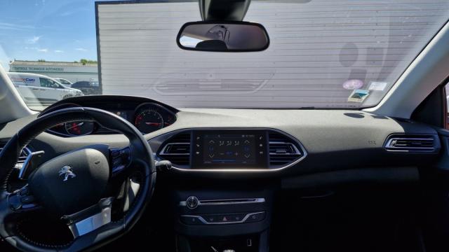 Peugeot 308 image 1