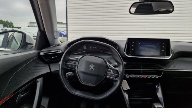 Peugeot 2008 image 3