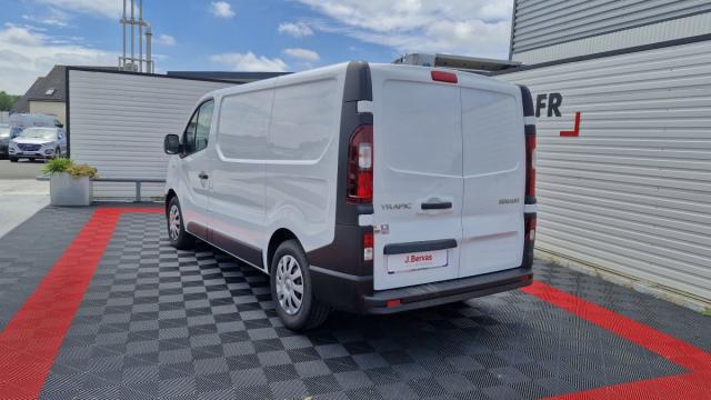 Renault Trafic image 9