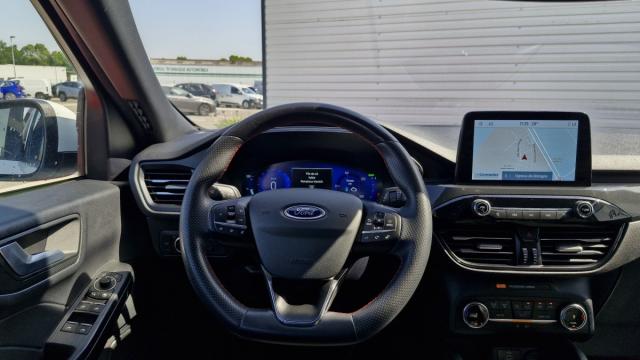 Ford Kuga image 8