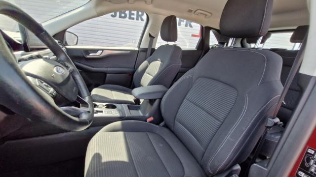 Ford Kuga image 9