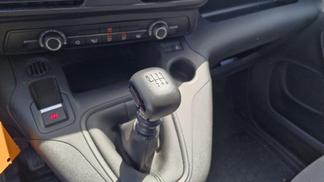 Peugeot Partner image 2