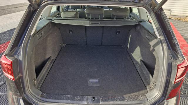 Volkswagen Passat Sw image 2