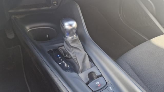Toyota C-Hr image 2