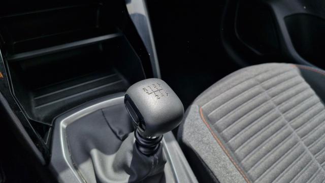 Peugeot 208 image 6