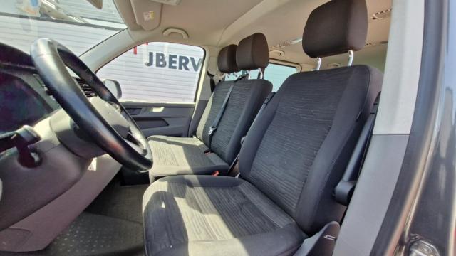 Volkswagen Caravelle image 9