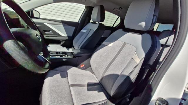 Opel Astra image 8