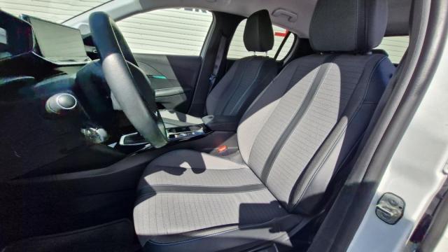 Peugeot 208 image 2