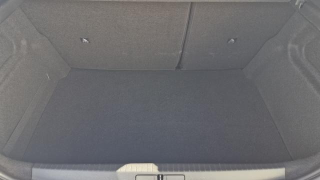 Peugeot 208 image 4