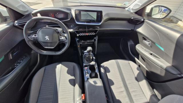 Peugeot 208 image 1