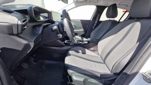 Peugeot 208 image 3