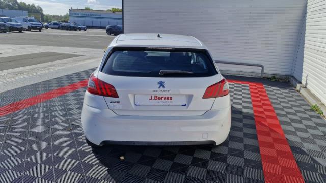 Peugeot 308 image 2