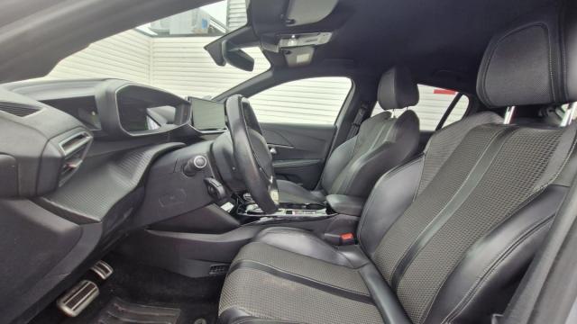 Peugeot 208 image 8