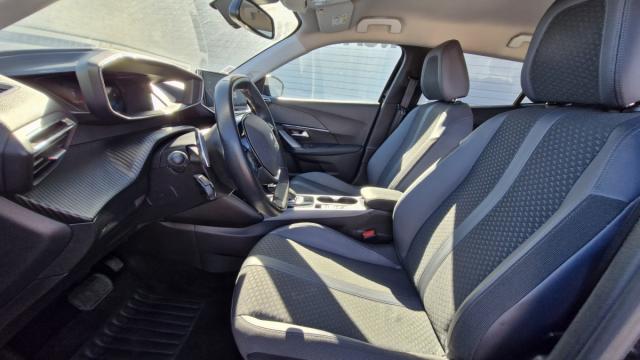 Peugeot 2008 image 8