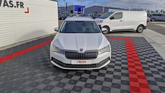 Skoda Superb Combi image 6