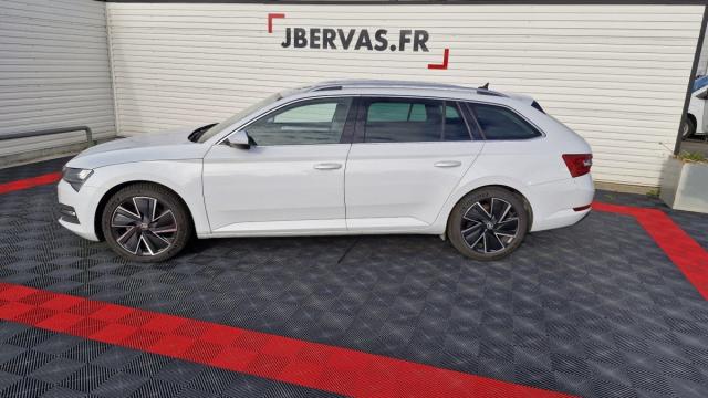 Skoda Superb Combi image 2