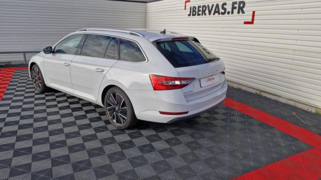 Skoda Superb Combi image 1