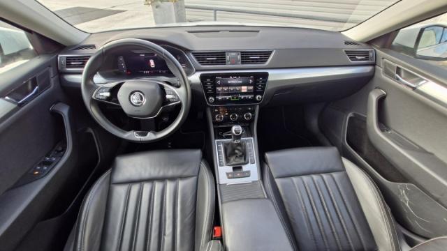 Skoda Superb Combi image 7