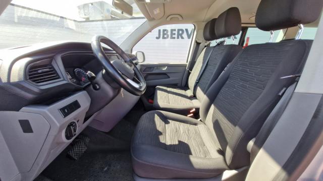 Volkswagen Caravelle image 8