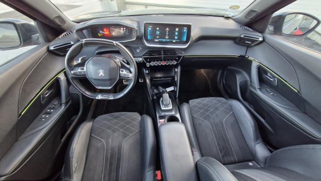 Peugeot 2008 image 2