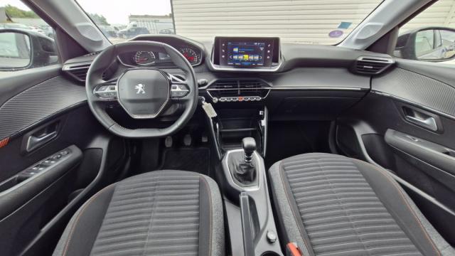 Peugeot 208 image 8