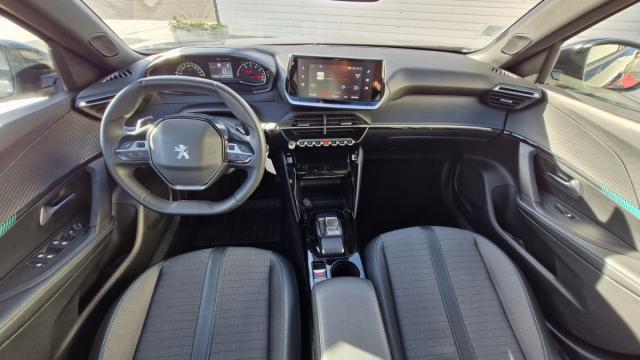 Peugeot 2008 image 1