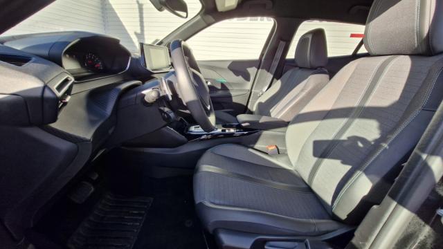 Peugeot 2008 image 6
