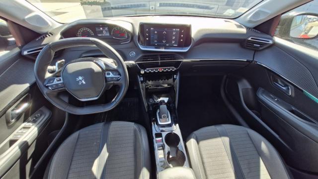 Peugeot 208 image 6