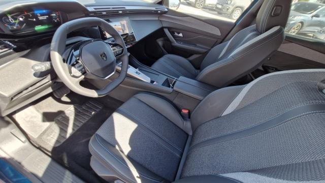 Peugeot 308 image 8