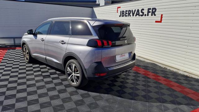 Peugeot 5008 image 1