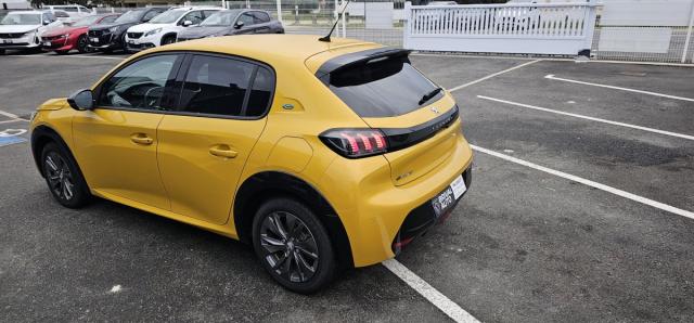 Peugeot 208 image 8