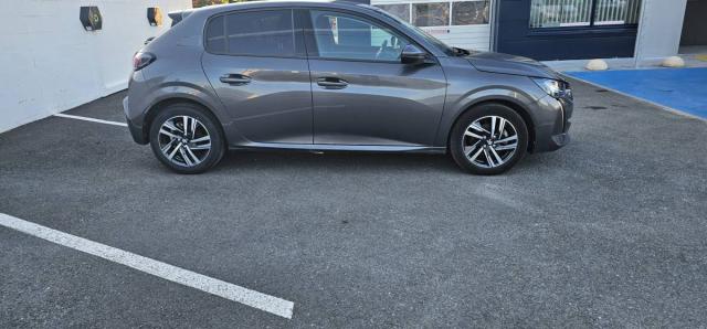 Peugeot 208 image 3