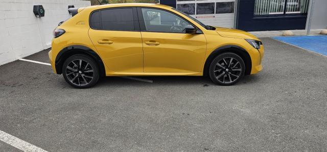 Peugeot 208 image 5