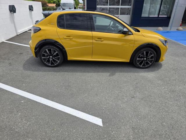 Peugeot 208 image 9