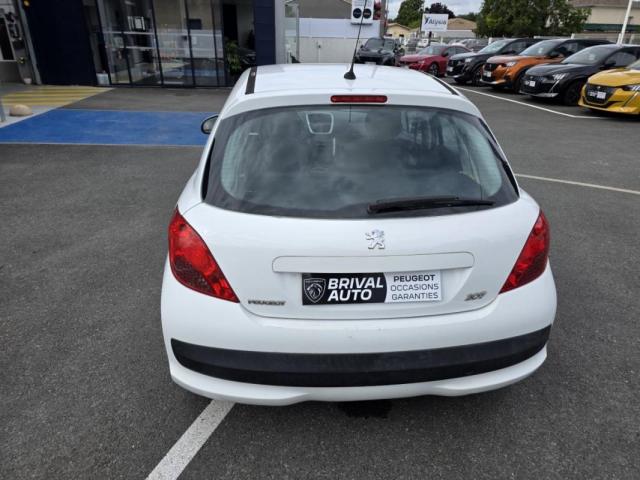 Peugeot 207 image 7