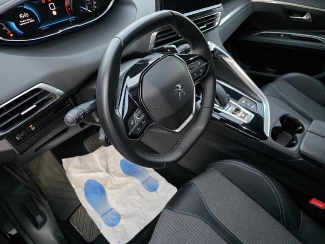 Peugeot 5008 image 6