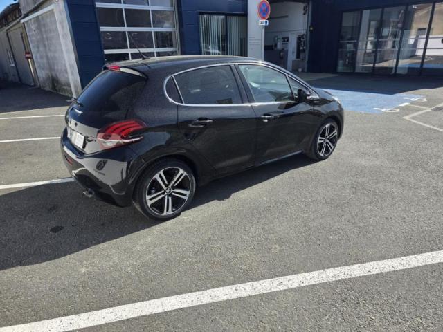 Peugeot 208 image 3