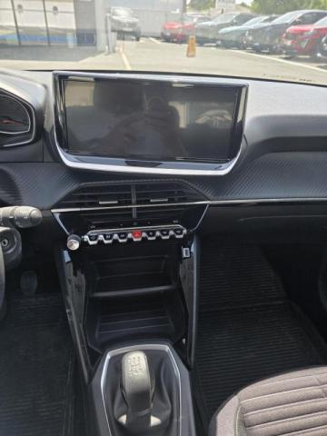 Peugeot 208 image 9