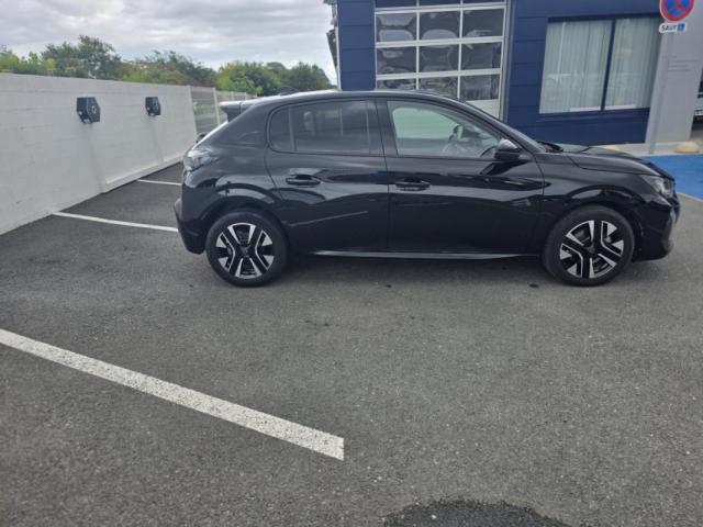 Peugeot 208 image 1