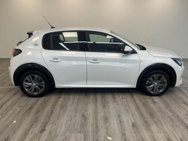 Peugeot 208 image 6