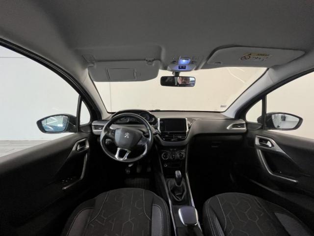 Peugeot 2008 image 8