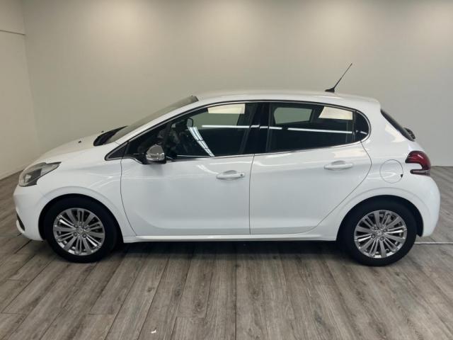 Peugeot 208 image 7