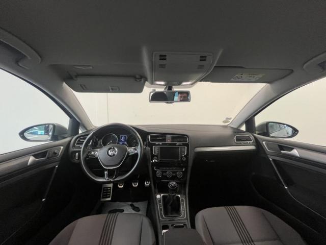 Volkswagen Golf image 9