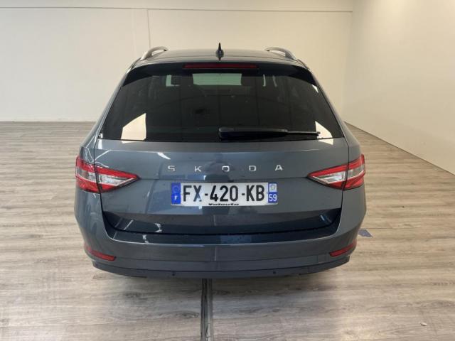 Skoda Superb Combi image 3