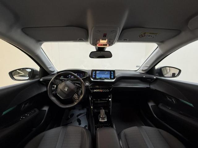 Peugeot 208 image 8